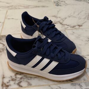 NWT IN BOX Adidas Unisex Dark Blue and White Sneakers